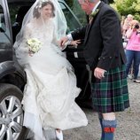 Rose Leslie llega a su boda con Kit Harington junto a su padre