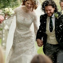 Kit Harington y Rose Leslie tras convertirse en marido y mujer