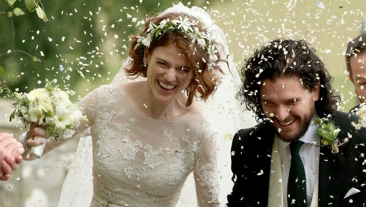 Kit Harington y Rose Leslie tras convertirse en marido y mujer