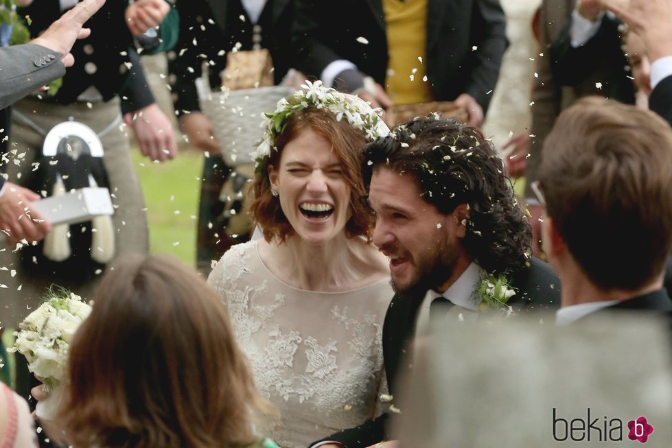 Kit Harington y Rose Leslie, muy sonrientes tras su boda