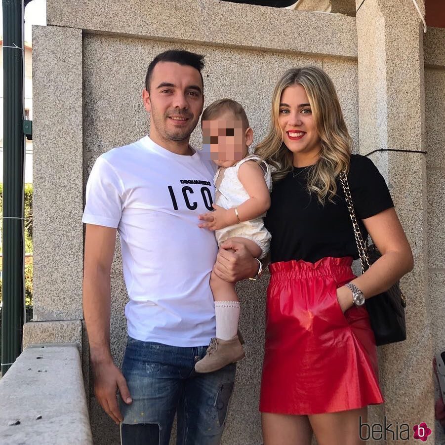 Iago Aspas y Jennifer Rueda con su hijo Thiago