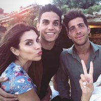 Melissa Jiménez, Marc Bartra, Sergi Roberto y Coral Simanovich en Mikonos