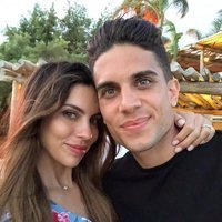 Melissa Jiménez celebrando su cumpleaños con Marc Bartra en Mikonos