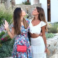 Melissa Jiménez y Coral Simanovich en Mikonos