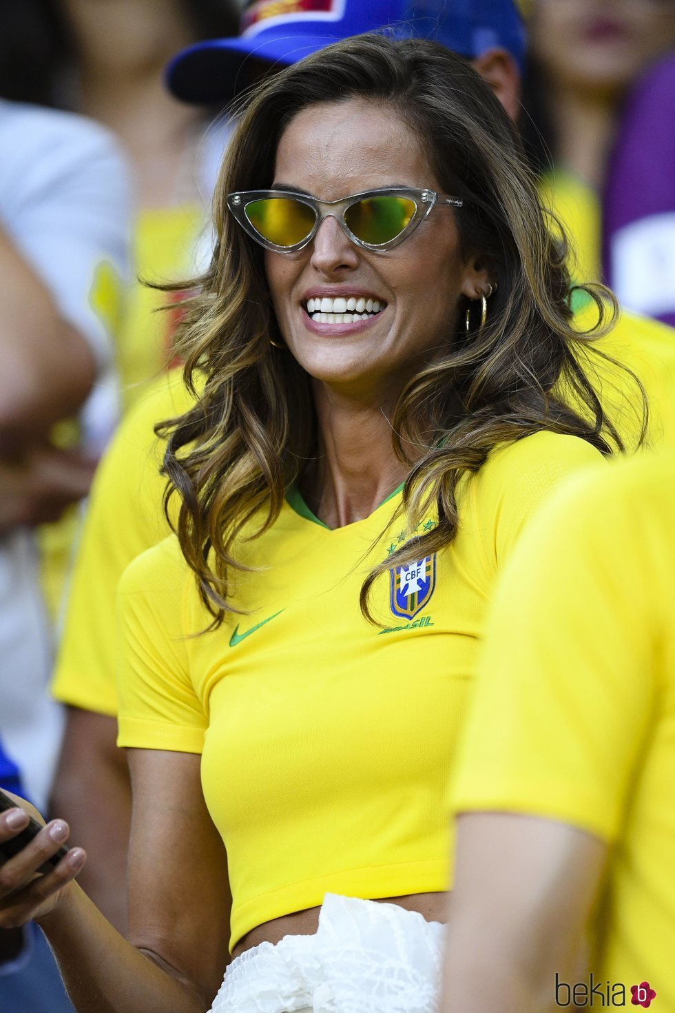 Izabel Goulart luciendo la camiseta de Brasil