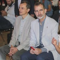 Los Reyes Felipe y Letizia y Pedro Duque en el encuentro anual 'Rescatadores de talento'