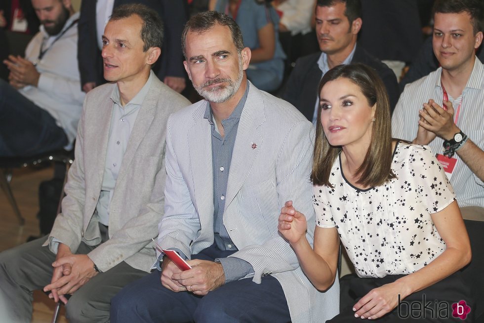 Los Reyes Felipe y Letizia y Pedro Duque en el encuentro anual 'Rescatadores de talento'