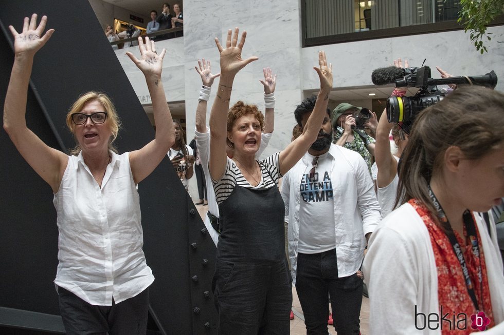 Susan Sarandon en la manifestación contra la política tolerancia cero con la inmigración de Donald Trump