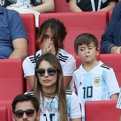 Antonella Roccuzzo muy triste en el partido de Argentina contra Francia en el Mundial de Rusia 2018