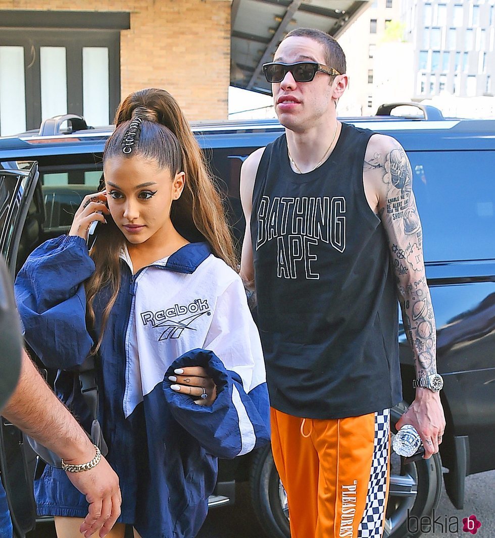 Ariana Grande y Pete Davidson de compras por Nueva York