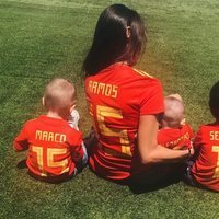 Pilar Rubio junto a sus hijos Sergio, Marco y Alejandro mostrando su apoyo a Sergio Ramos