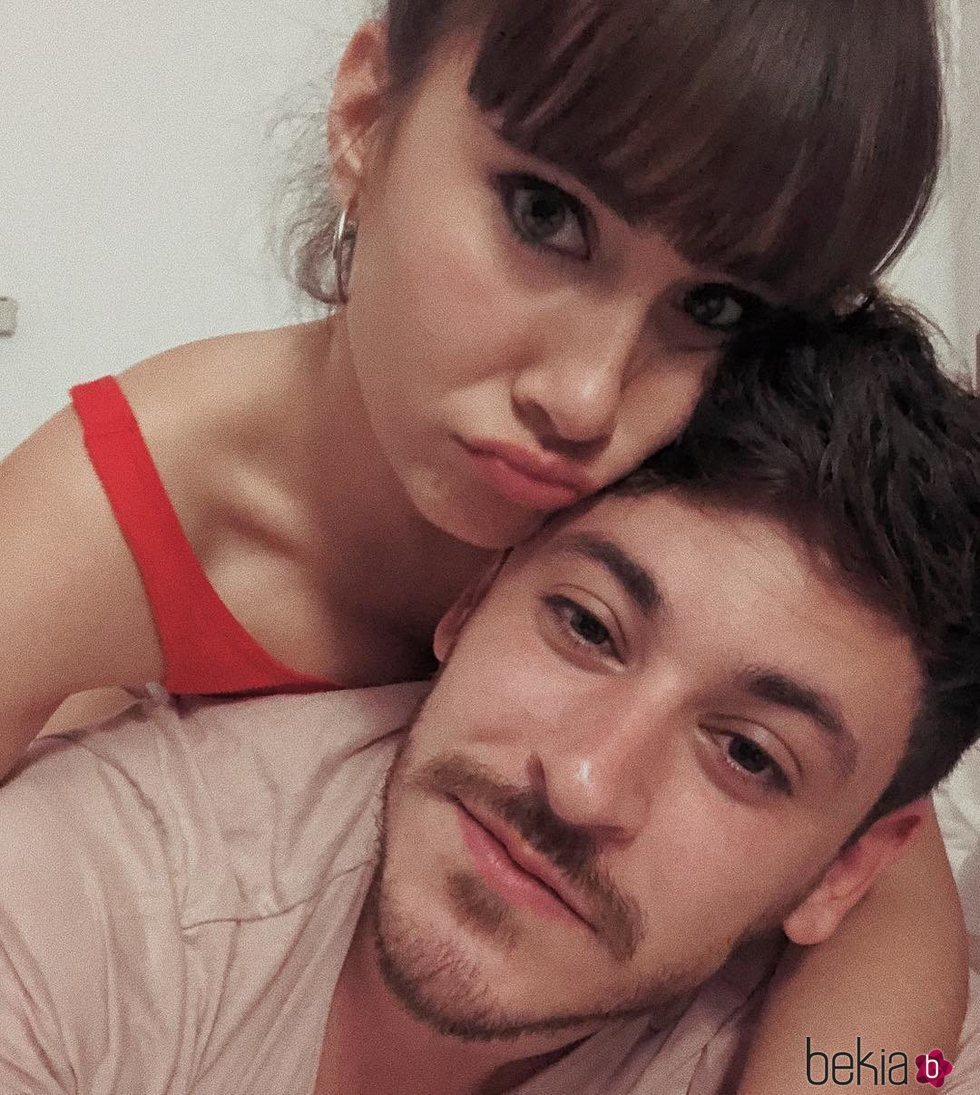 Aitana y Cepeda en la imagen de la confirmación de su historia de amor