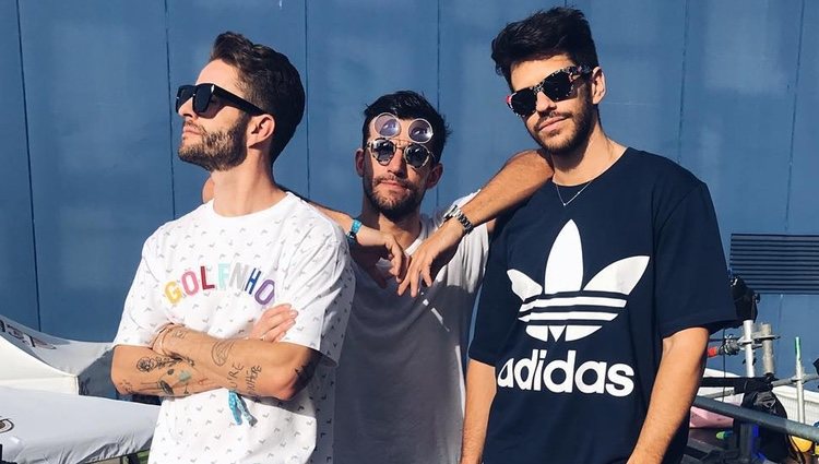 Pelayo Díaz y su novio Andy con  Nico Brocchi en el 'Dulceweekend 2018'