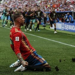 Sergio Ramos celebrando el primer gol de España frente a Rusia en el Mundial de Rusia 2018