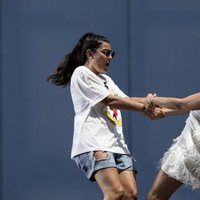 Dulceida y su mujer, Alba Paul, bailan durante el 'Dulceweekend 2018'