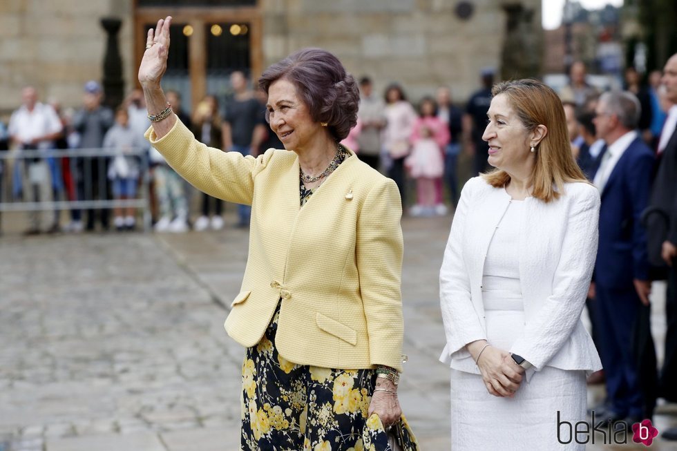 La Reina Sofía y Ana Pastor durante una visita de la monarca a Santiago de Compostela