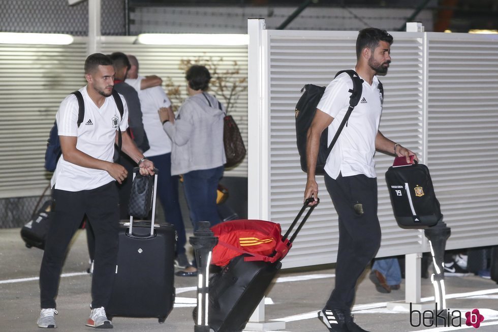 Diego Costa y Koke en el Aeropuerto Adolfo Suárez