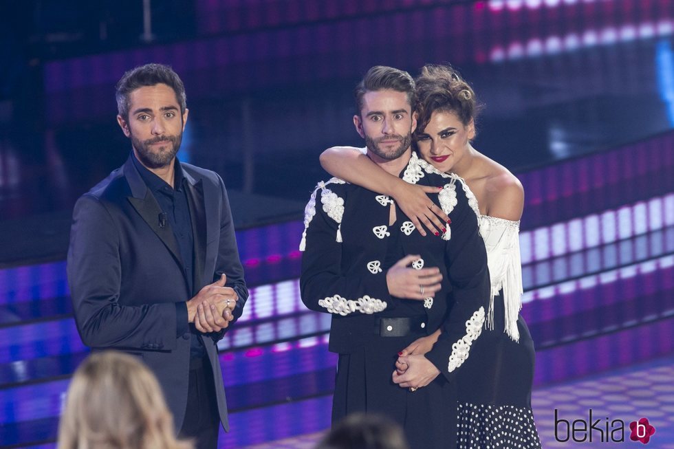 Pelayo Díaz e Inés, en la octava gala, escuchan al jurado antes de ser expulsados de 'Bailando con las estrellas'