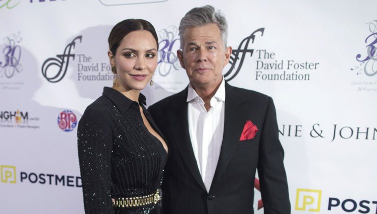 David Foster y Katharine McPhee  en el treinta aniversario de la Fundación Miracle