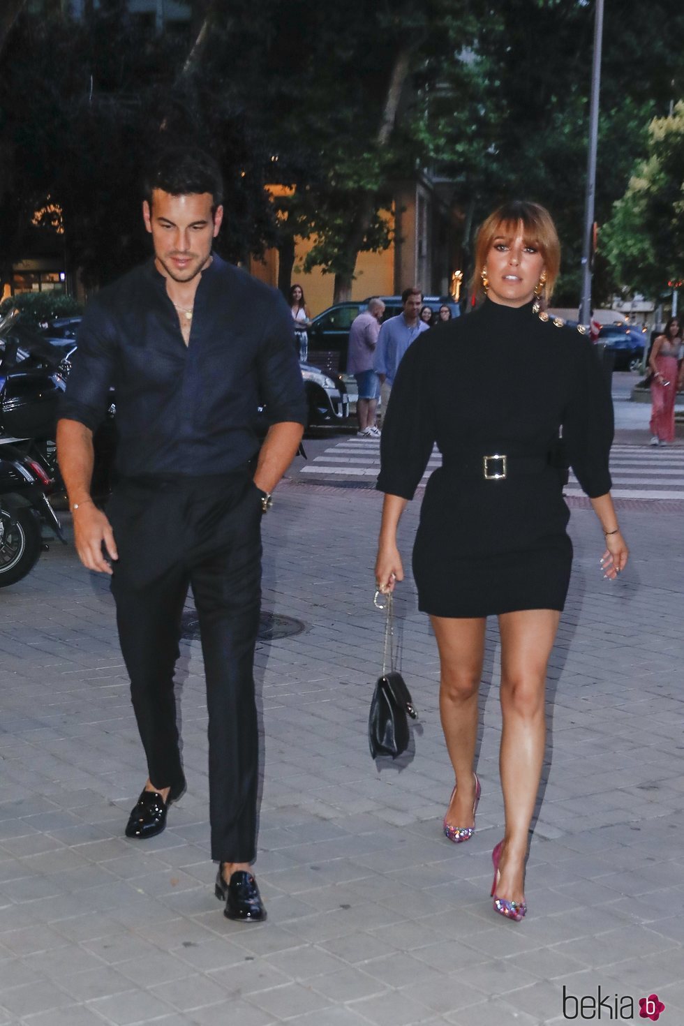 Mario Casas y Blanca Suárez llegando a la fiesta del 10º aniversario de Bambú