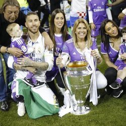 Sergio Ramos celebrando la Champions League en familia