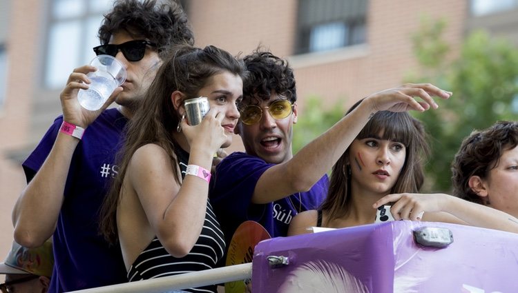 Amaia, Aitana, Javier Calvo y Javier Ambrossi en la carroza de Netflix en el Orgullo 2018