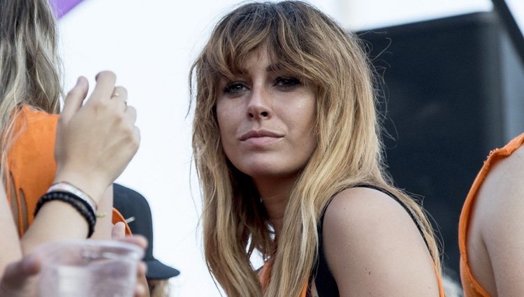 Blanca Suárez con rostro serio en el desfile del Orgullo 2018