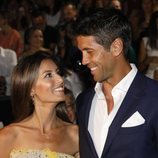 Ana Boyer y Fernando Verdasco sonrientes  en el front row de Pedro del Hierro en Madrid Fashion Week primavera/verano 2019