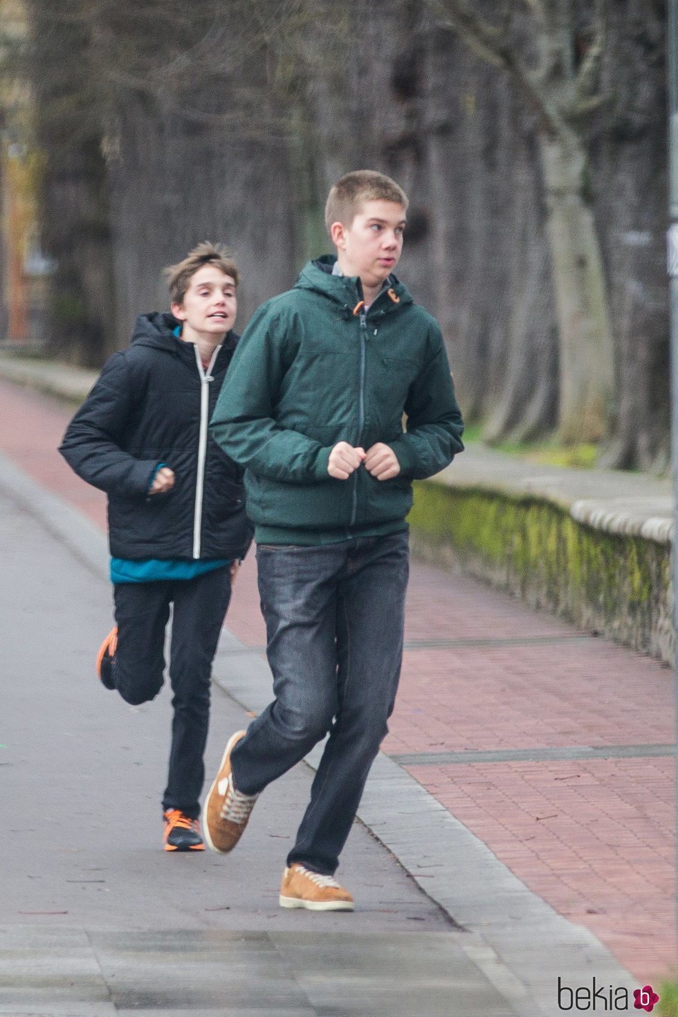 Juan Urdangarin y Pablo Urdangarin corriendo en Vitoria