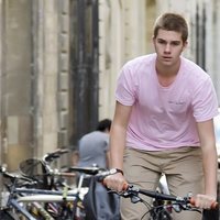 Juan Urdangarin montando en bicicleta en Ginebra