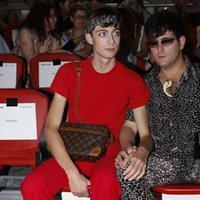 Alejandro Palomo Spain y Pol Roig en el front row de Maria Ke Fisherman en Madrid Fashion Week primavera/verano 2019