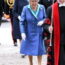 La Reina Isabel en la celebración del centenario de la RAF