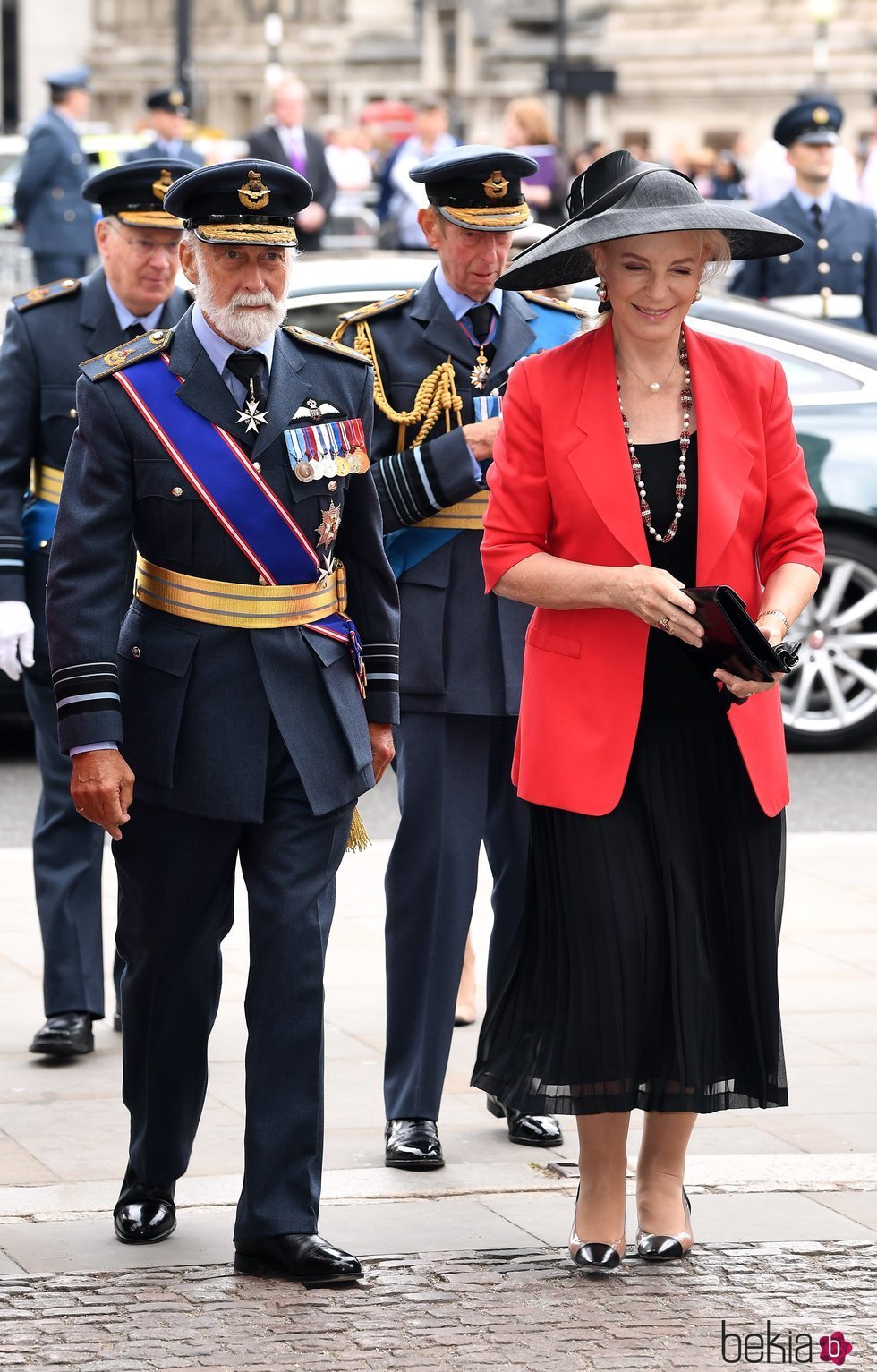 Los Príncipes de Kent, el Duque de Kent y el Duque de Gloucester en la celebración del centenario de la RAF