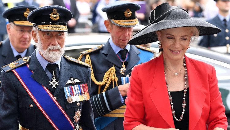 Los Príncipes de Kent, el Duque de Kent y el Duque de Gloucester en la celebración del centenario de la RAF