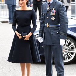 El Príncipe Harry y Meghan Markle en la celebración del centenario de la RAF