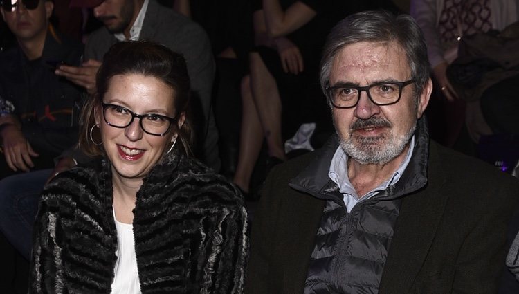 Carlos García Revenga y Mencía Morales de Borbón-Dos Sicilias en el front row de Miguel Marinero en Madrid Fashion Week otoño/invierno 2018/2019