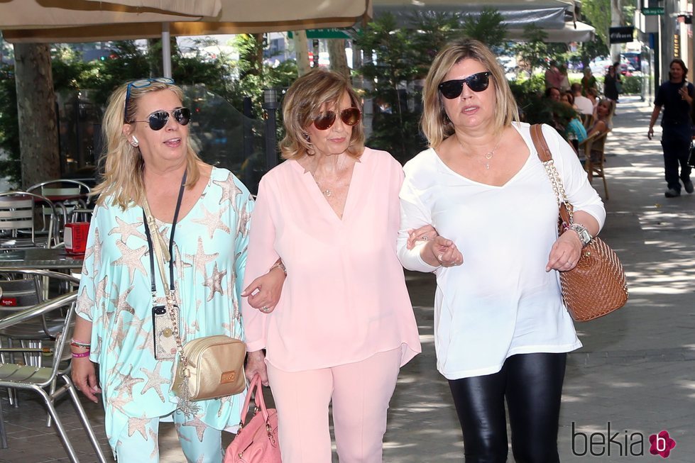 Terelu, Carmen Borrego y María Teresa Campos de paseo por Madrid