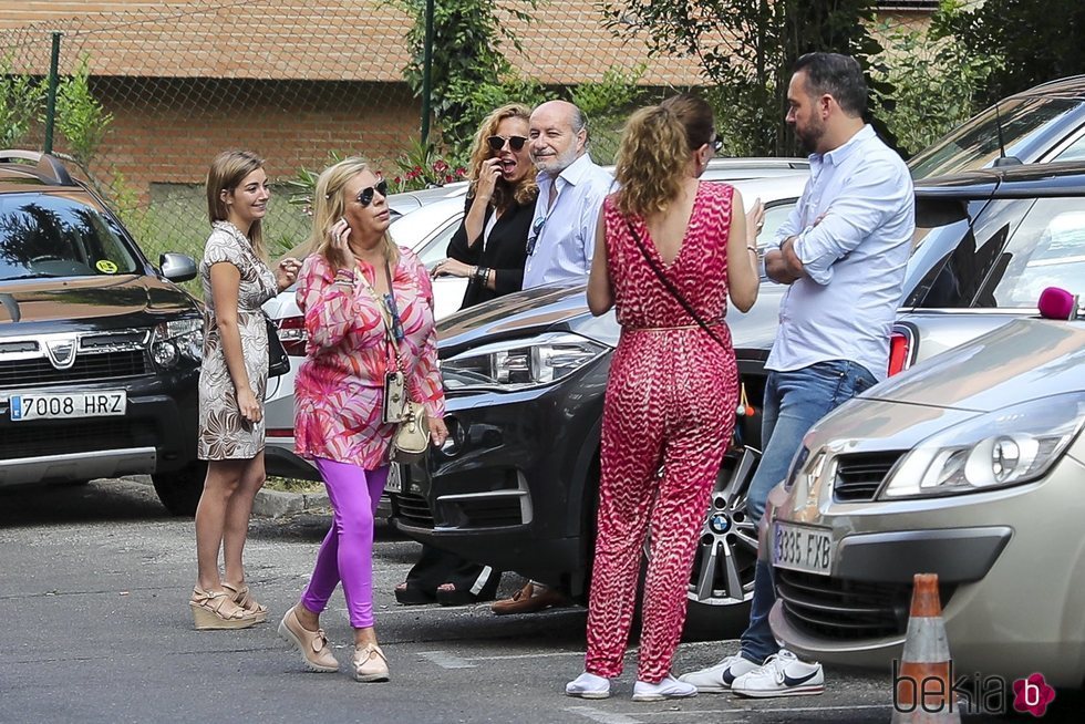 Kike Calleja, Carmen Borrego, su hija, Rocío Carrasco y José Carlos Bernal visitaron a Terelu