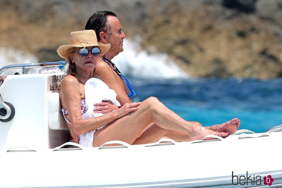 La Boronesa Thyssen y Manuel Segura disfrutando de un paseo en lancha en Ibiza