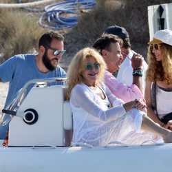 La Baronesa Thyssen, Manuel Segura, Borja Thyssen y Blanca Cuesta juntos de vacaciones en Ibiza