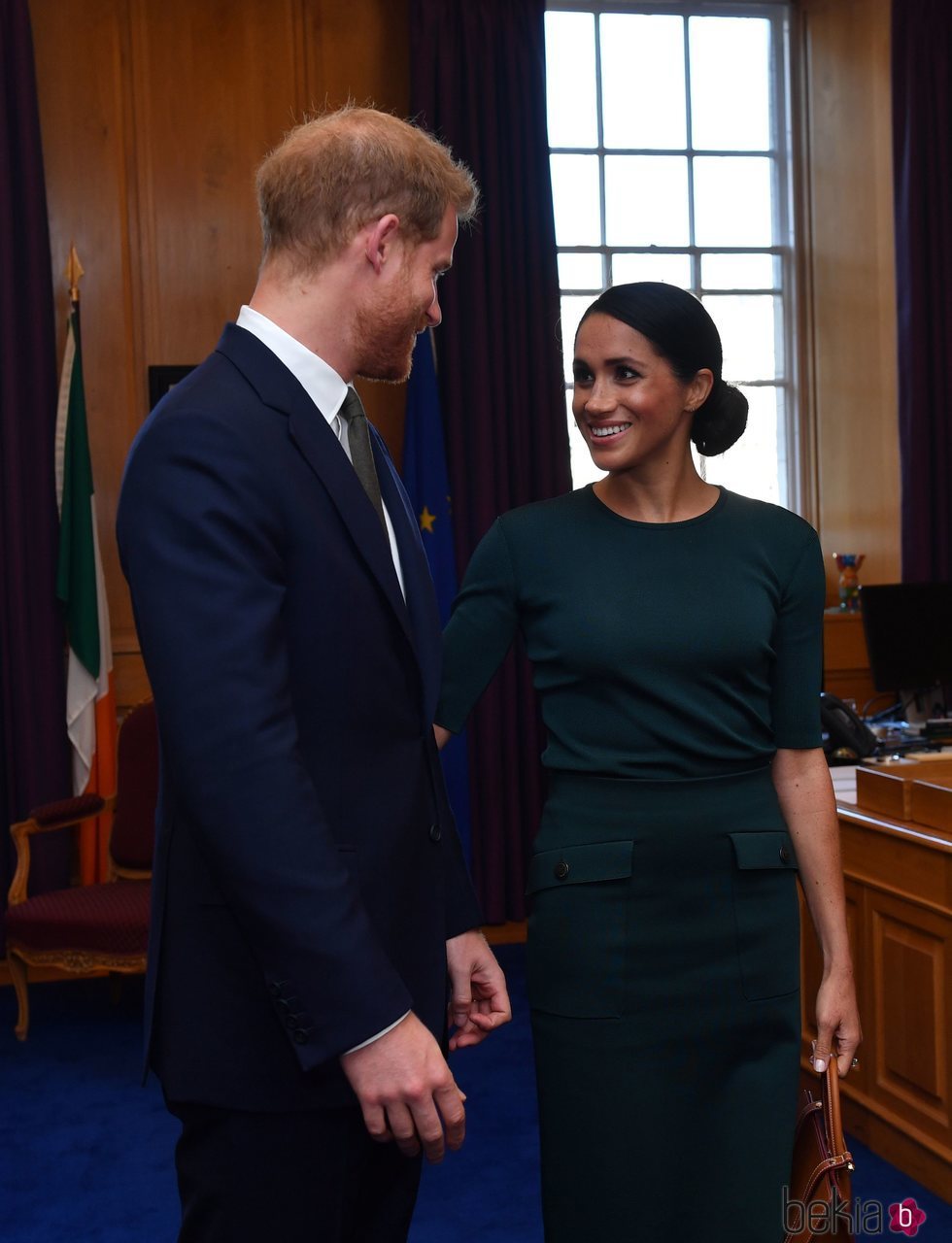 El Príncipe Harry y Meghan Markle, muy cómplices en su encuentro con el Primer Ministro de Irlanda