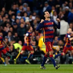 Sergio Busquets celebrando un gol con el Barça