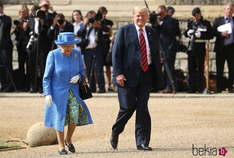 Donald Trump junto a la Reina Isabel II