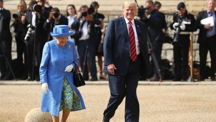 Donald Trump junto a la Reina Isabel II