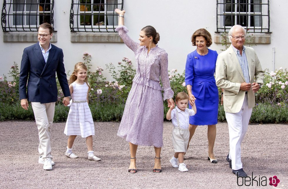 Los Reyes de Suecia, la Princesa Victoria, el Príncipe Daniel y sus hijos en la celebración del 41 cumpleaños de la heredera