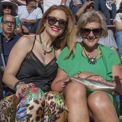 Beatriz Trapote y Carmen Bazán en una corrida de Víctor Janeiro