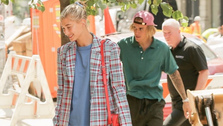 Justin Bieber y Hailey Baldwin pasean por las calles de Nueva York