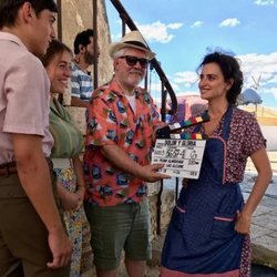 Penélope Cruz y Pedro Almodóvar durante el rodaje de 'Dolor y Gloria'