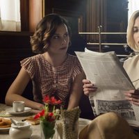 Nadia de Santiago y Ana Fernández en la tercera temporada de 'Las chicas del cable'