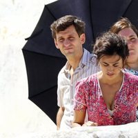 Penélope Cruz acompañada de Raúl Arévalo en el rodaje de 'Dolor y Gloria'